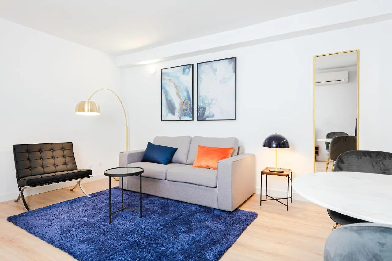 Apartment Premium Accomodation In La Rosaleda Area - Madrid Spain